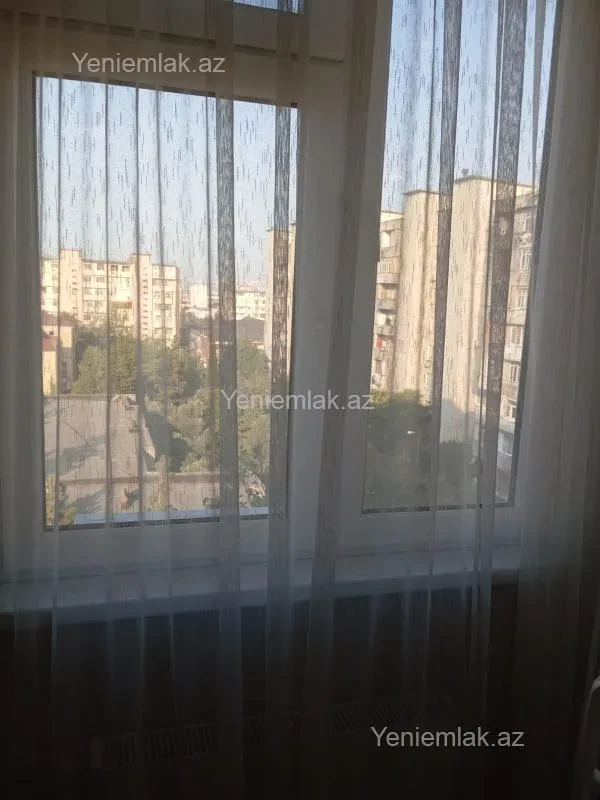 Satılır 1 otaqlı köhnə tikili 45 m²
