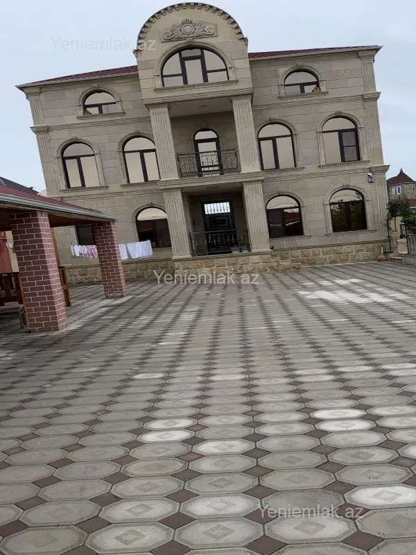 Satılır 6 otaqlı həyət evi 400 m²