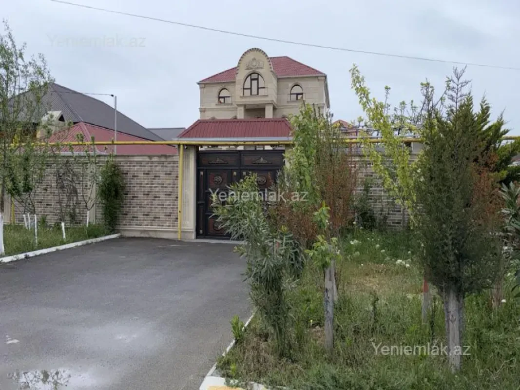 Satılır 6 otaqlı həyət evi 400 m²