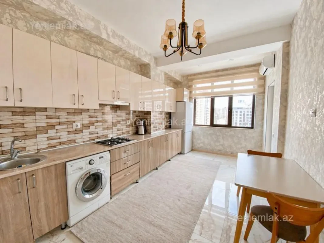 Satılır 4 otaqlı yeni tikili 160 m²
