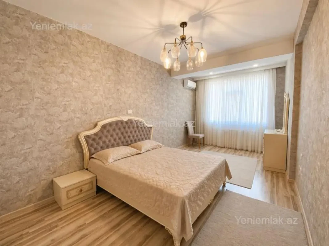 Satılır 4 otaqlı yeni tikili 160 m²