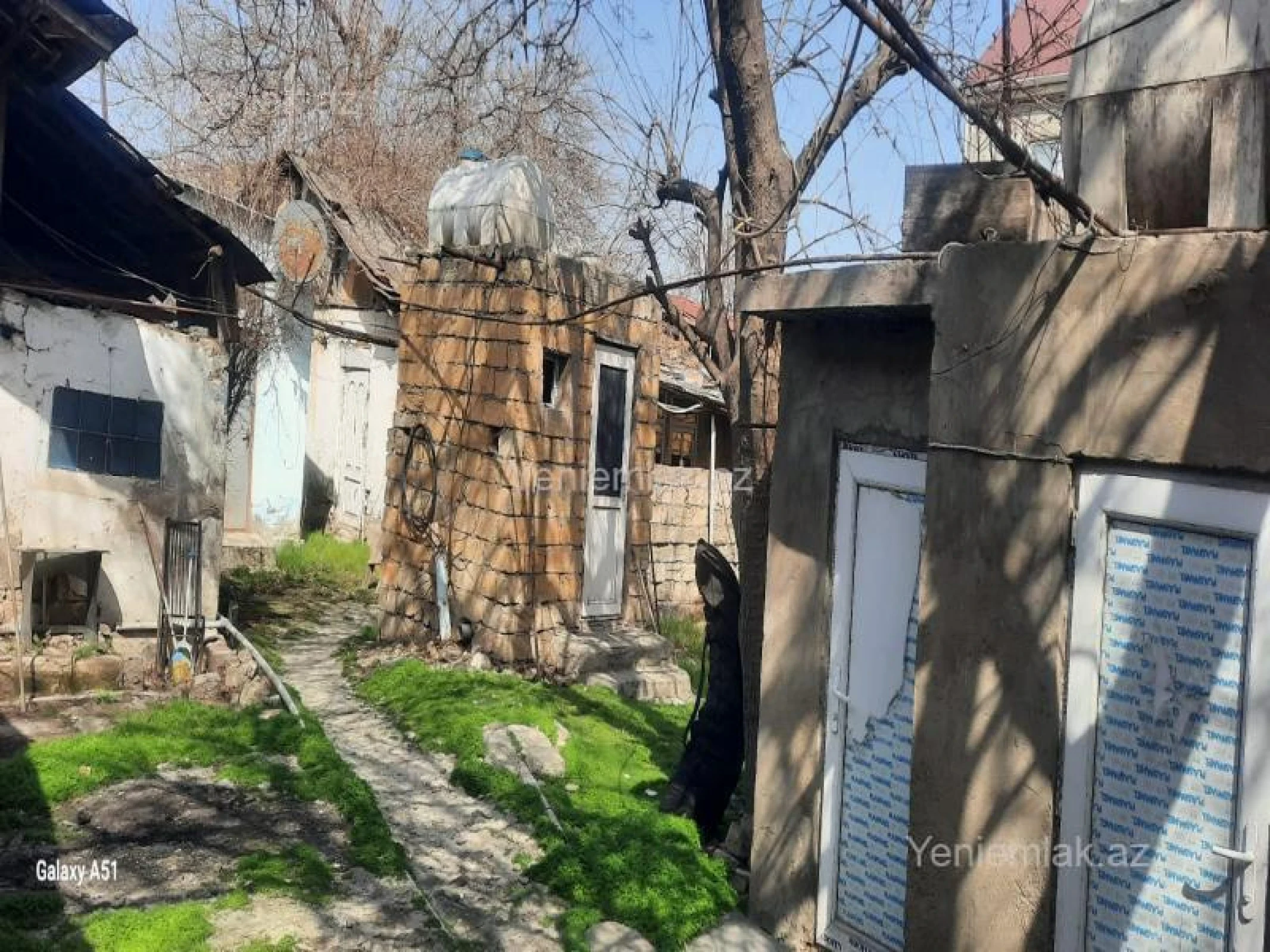 Satılır 3 otaqlı həyət evi 100 m²