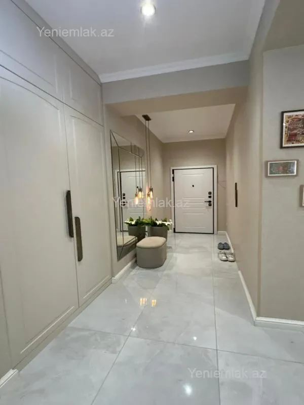 Satılır 4 otaqlı yeni tikili 121 m²