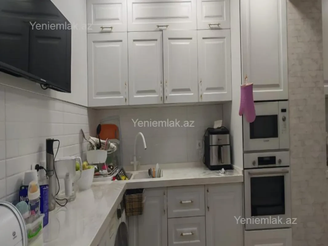 Satılır 4 otaqlı köhnə tikili 125 m²