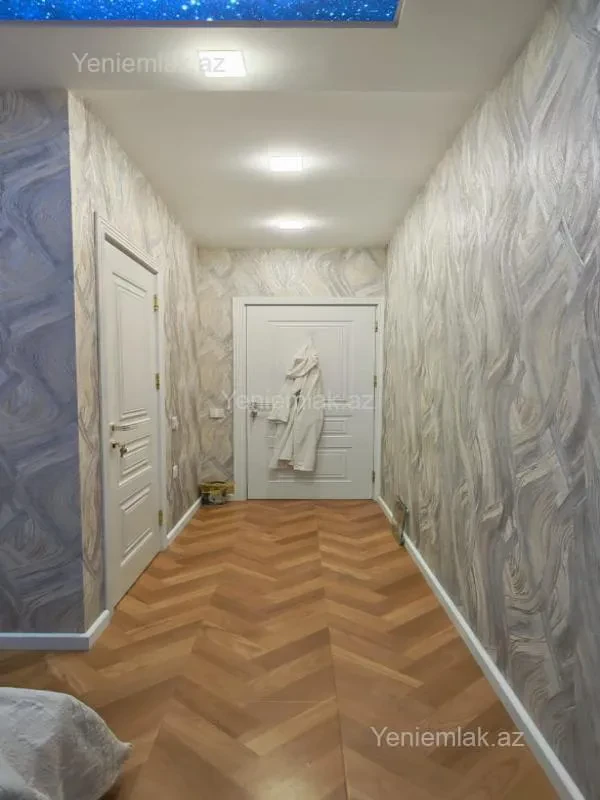 Satılır 4 otaqlı köhnə tikili 125 m²