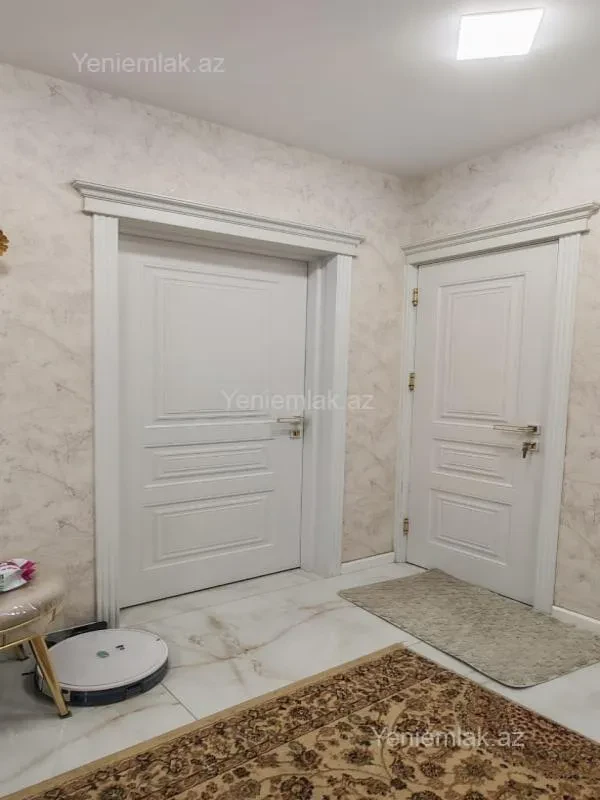 Satılır 4 otaqlı köhnə tikili 125 m²