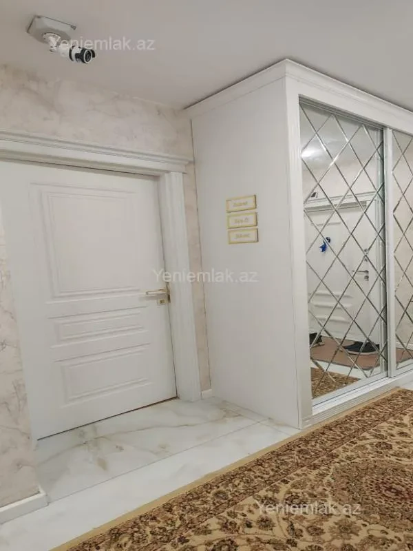 Satılır 4 otaqlı köhnə tikili 125 m²