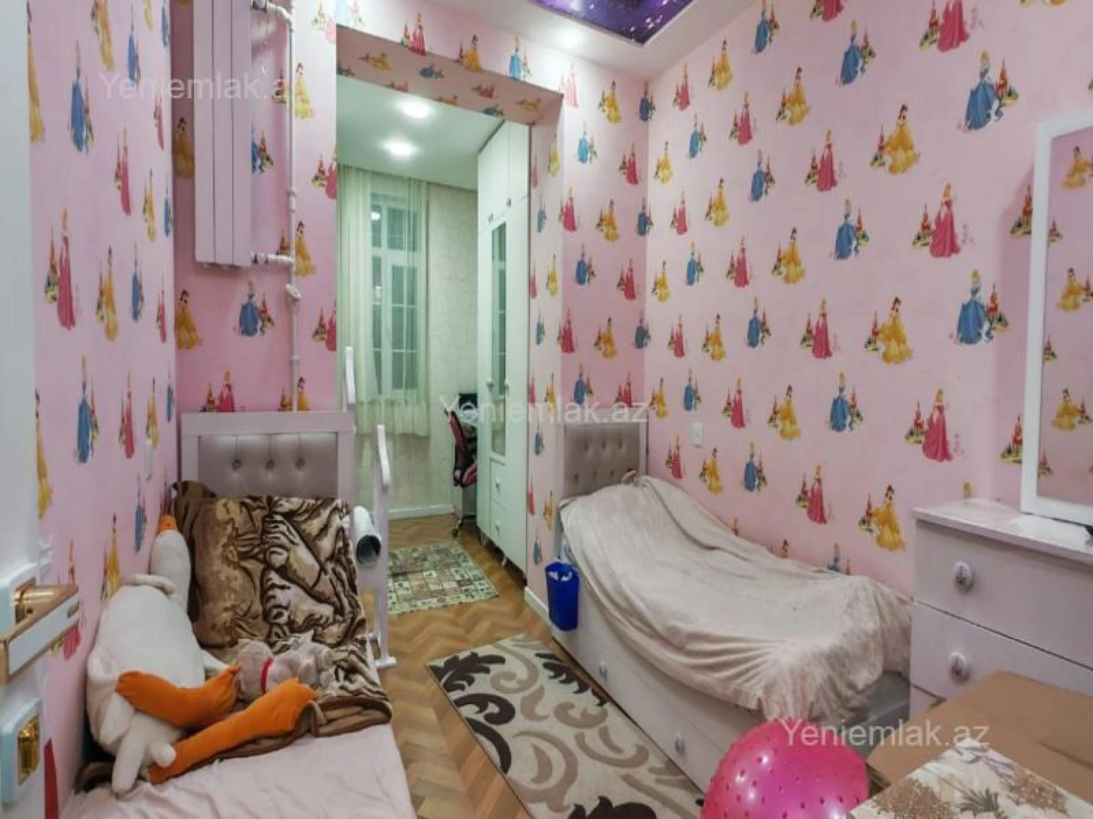 Satılır 4 otaqlı köhnə tikili 125 m²
