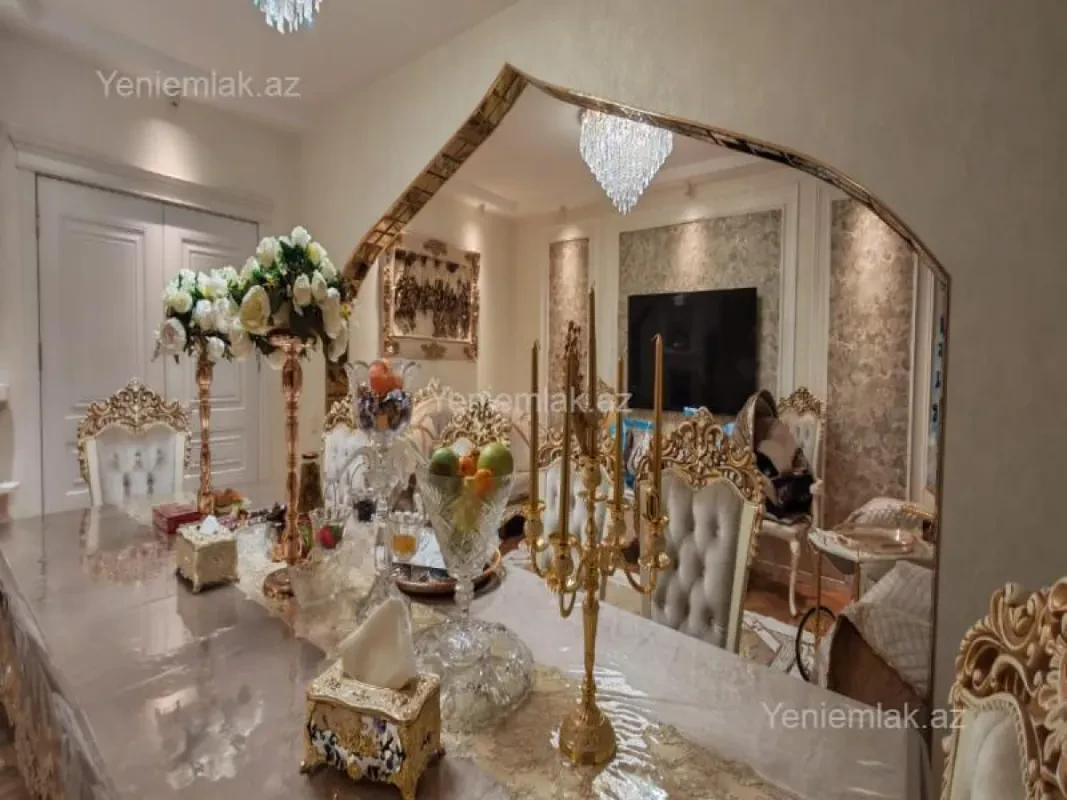 Satılır 4 otaqlı köhnə tikili 125 m²