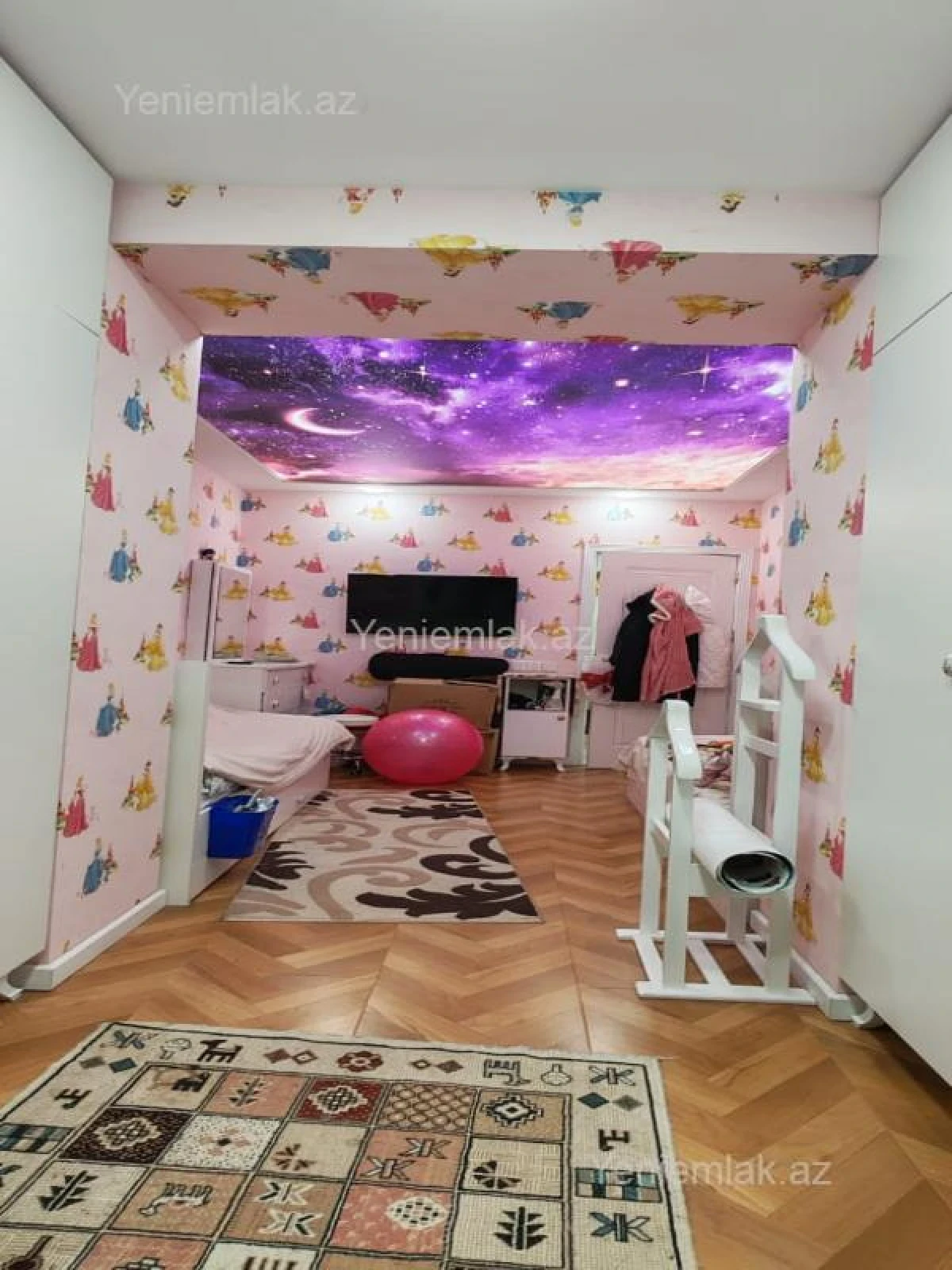 Satılır 4 otaqlı köhnə tikili 125 m²