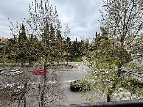 Satılır 2 otaqlı köhnə tikili 60 m²