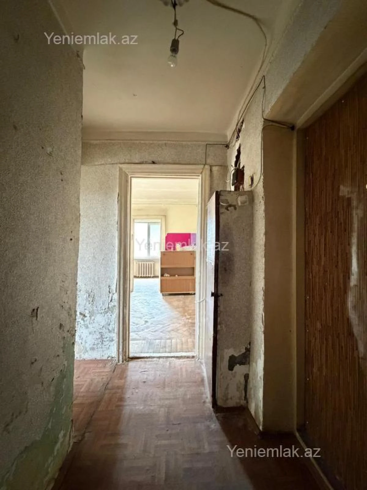 Satılır 2 otaqlı köhnə tikili 60 m²