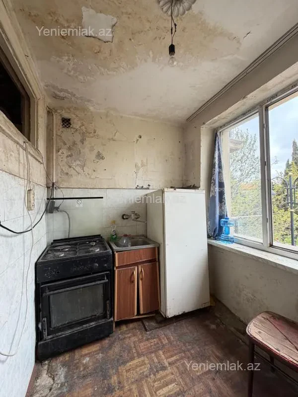 Satılır 2 otaqlı köhnə tikili 60 m²