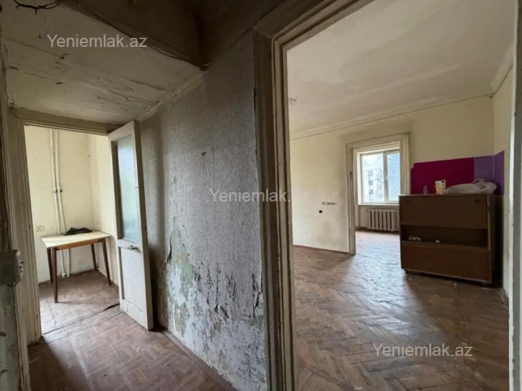 Satılır 2 otaqlı köhnə tikili 60 m²