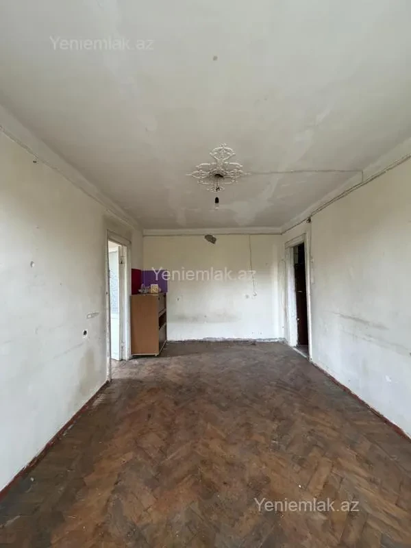Satılır 2 otaqlı köhnə tikili 60 m²