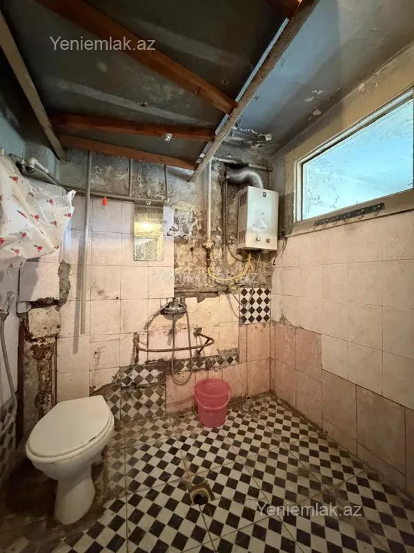 Satılır 2 otaqlı köhnə tikili 60 m²