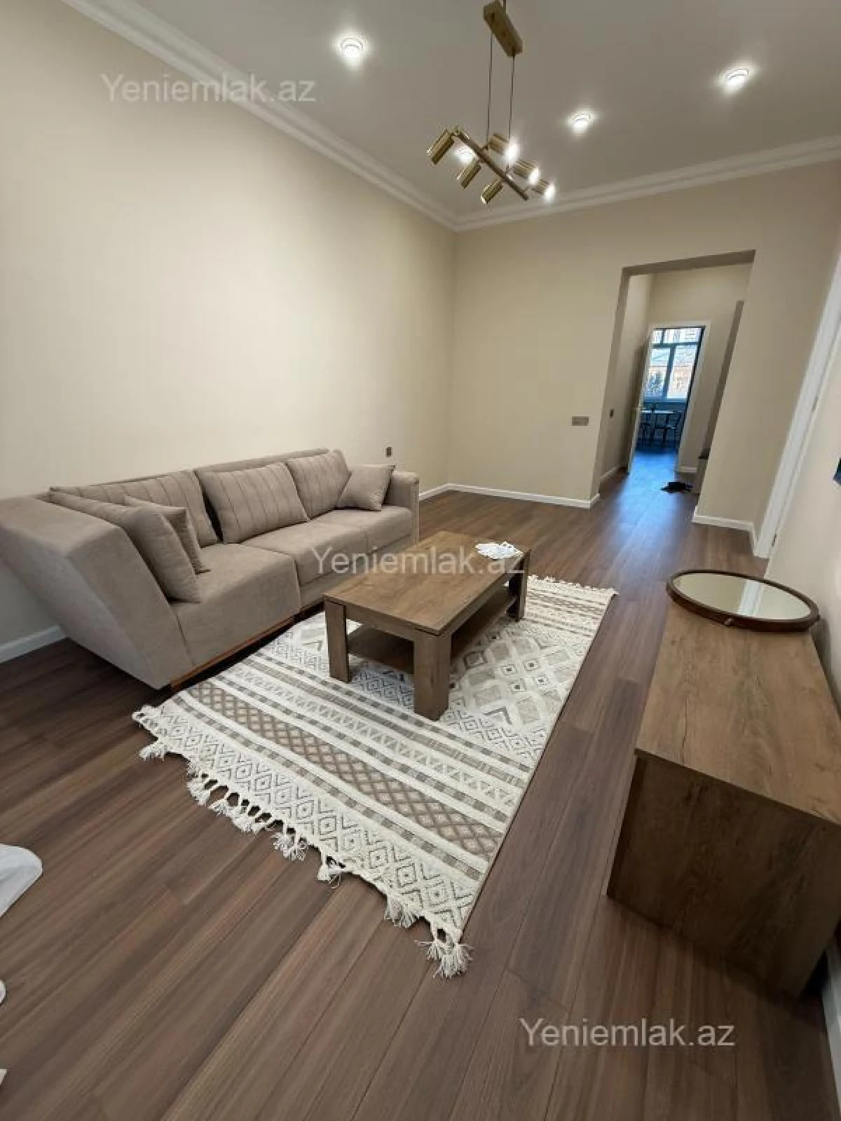 Satılır 2 otaqlı köhnə tikili 63 m²