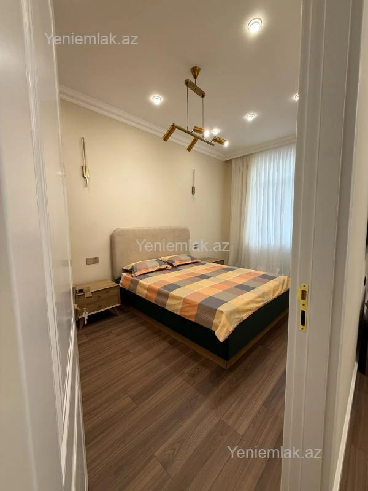 Satılır 2 otaqlı köhnə tikili 63 m²