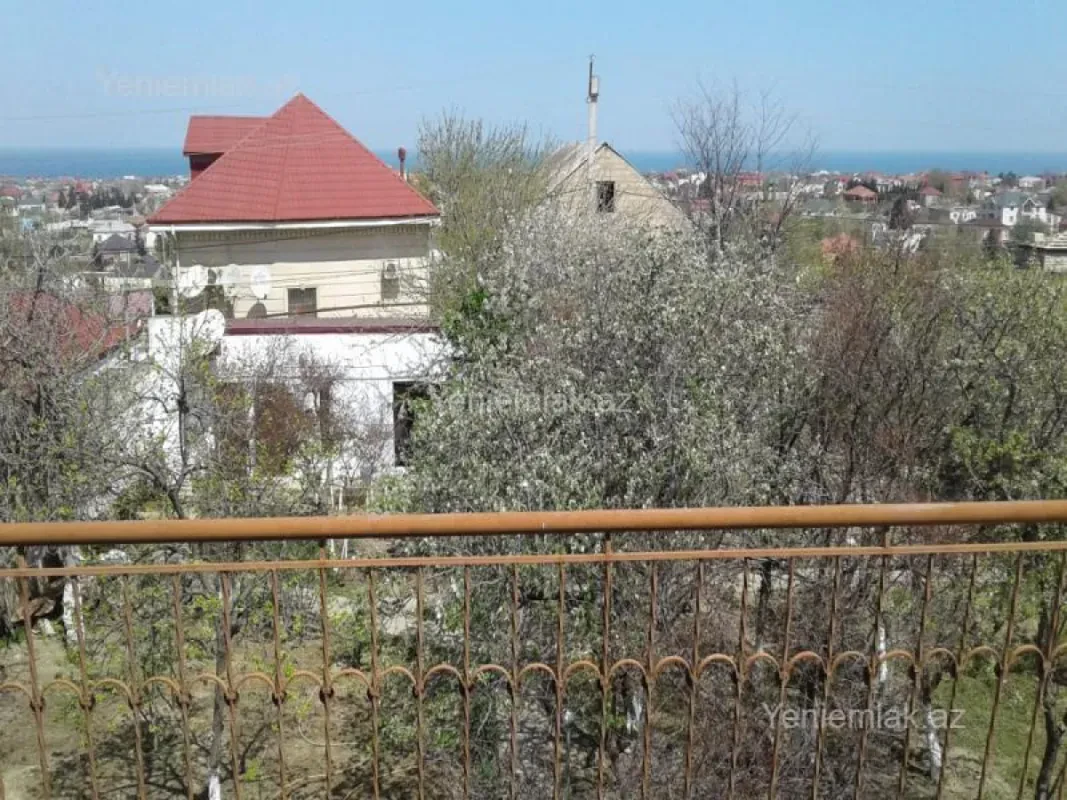 Satılır 4 otaqlı həyət evi 155 m²