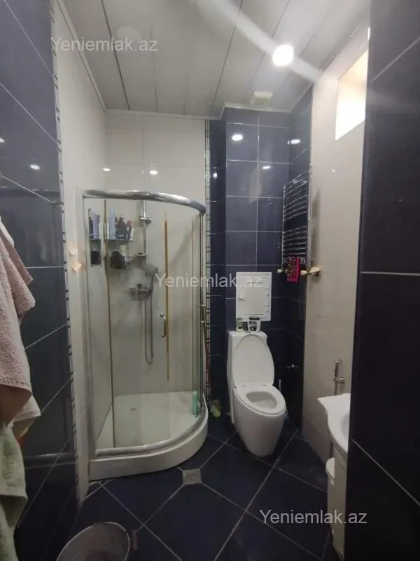Satılır 10 otaqlı həyət evi 650 m²