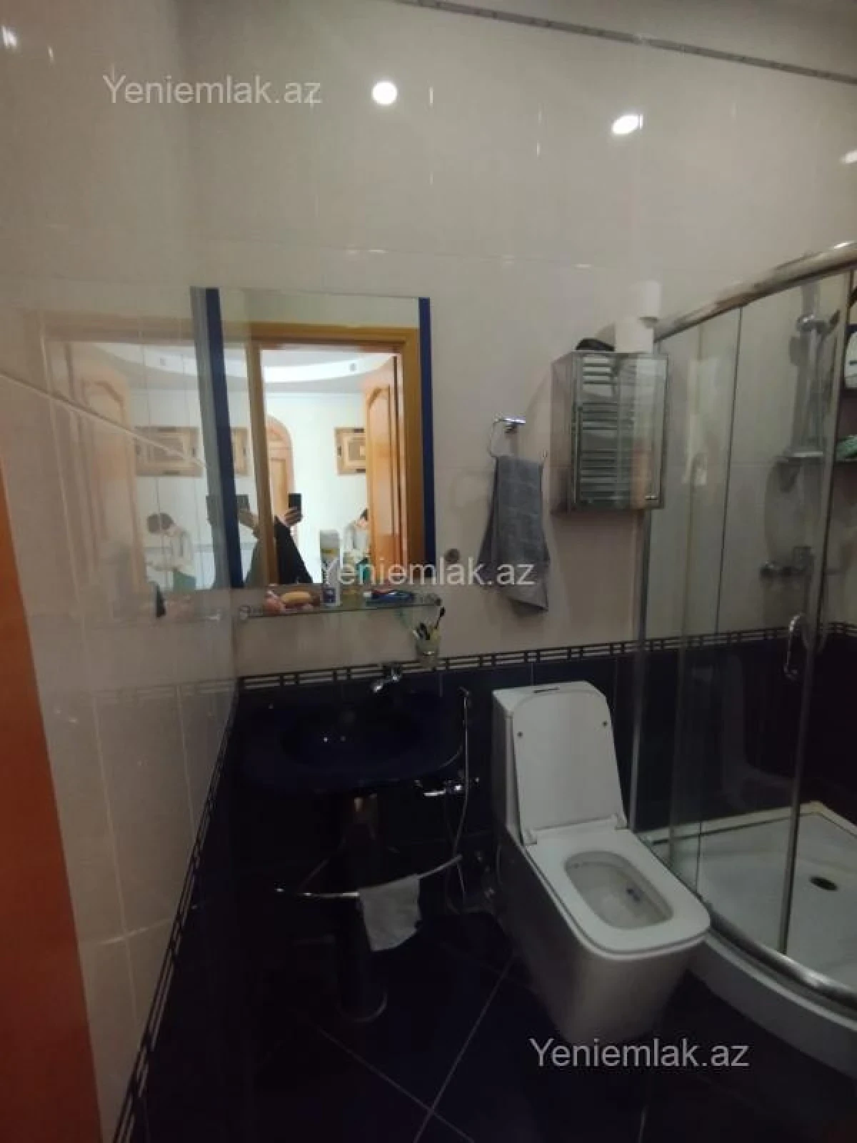 Satılır 10 otaqlı həyət evi 650 m²