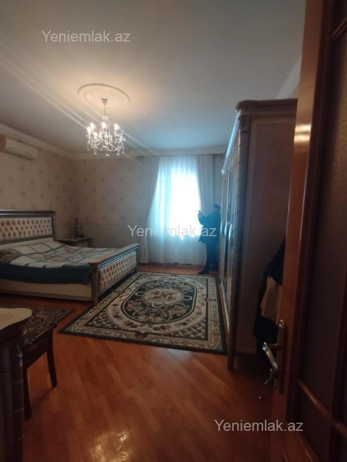 Satılır 10 otaqlı həyət evi 650 m²