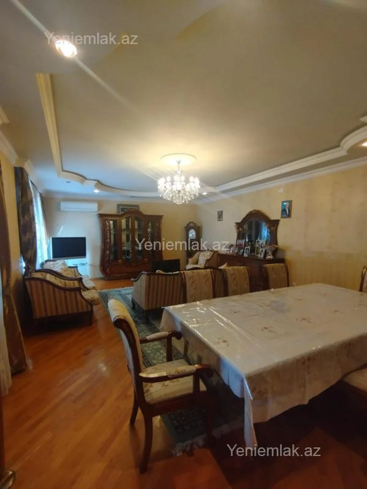 Satılır 10 otaqlı həyət evi 650 m²