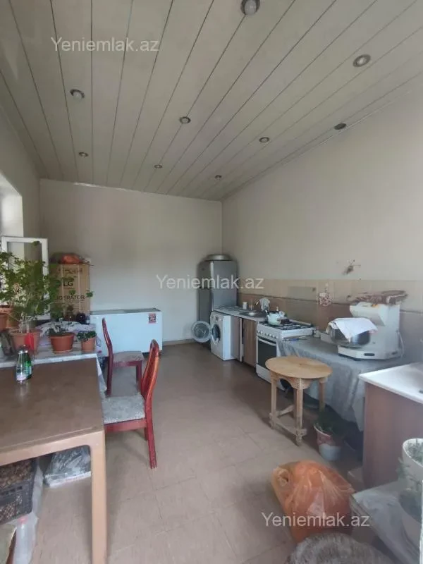 Satılır 10 otaqlı həyət evi 650 m²