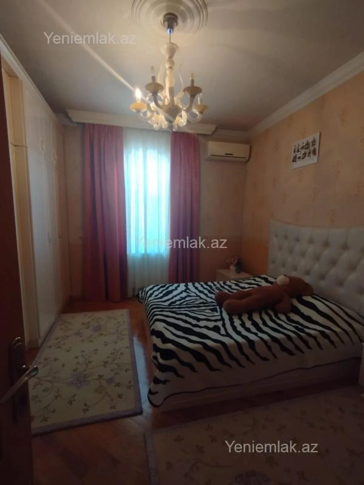 Satılır 10 otaqlı həyət evi 650 m²