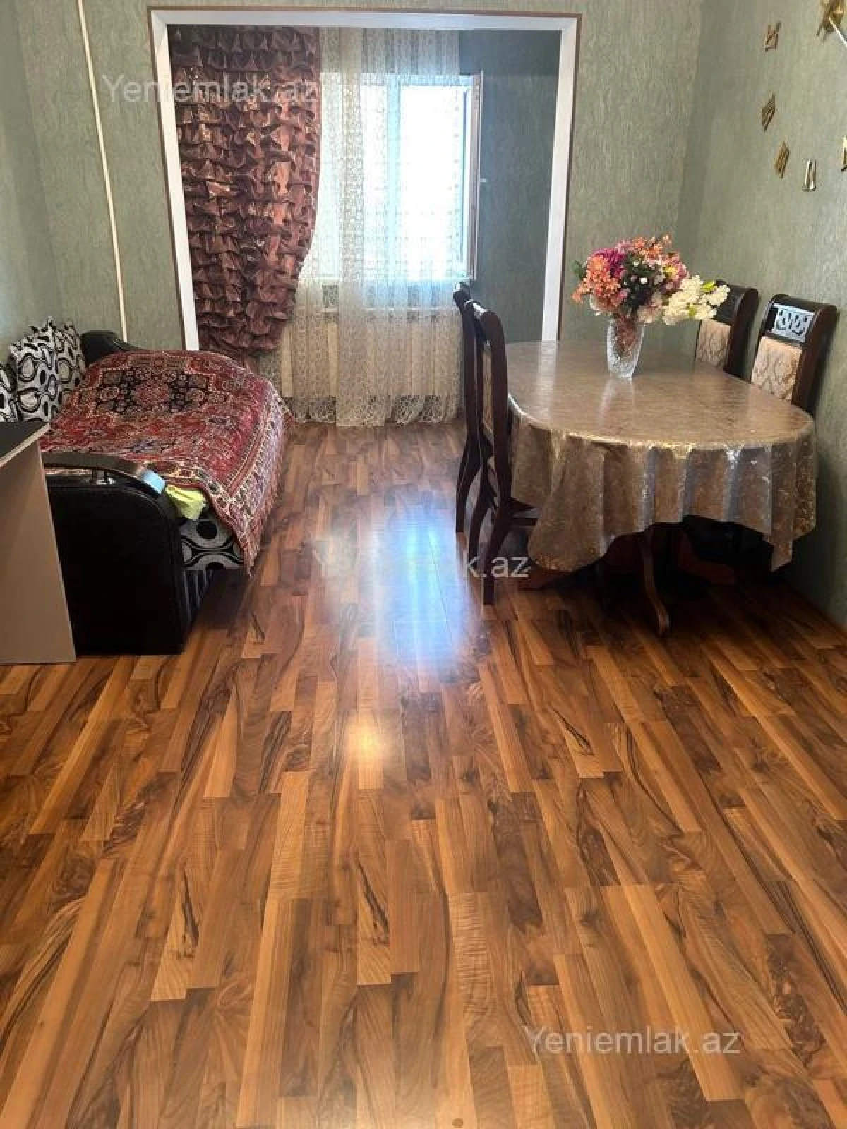 Satılır 2 otaqlı köhnə tikili 75 m²