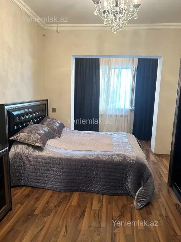 Satılır 2 otaqlı köhnə tikili 75 m²