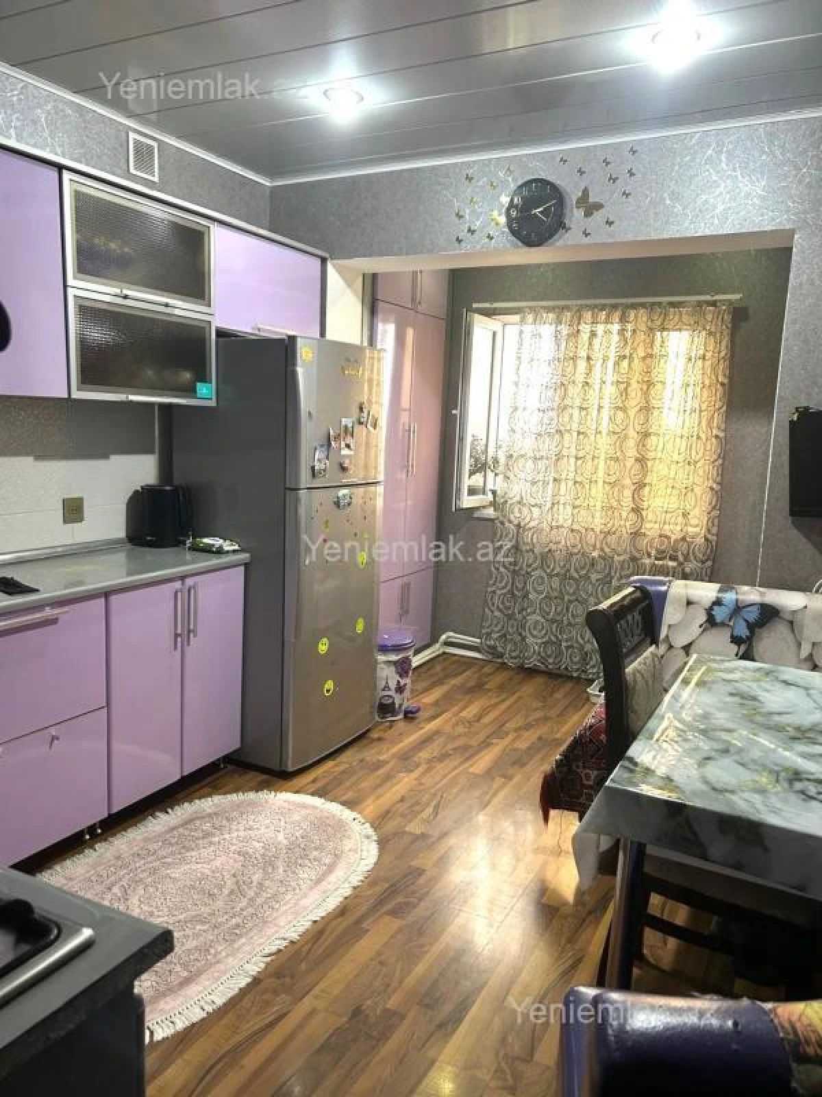 Satılır 2 otaqlı köhnə tikili 75 m²