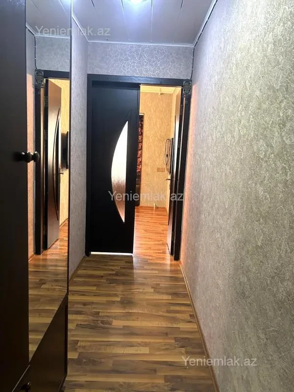 Satılır 2 otaqlı köhnə tikili 75 m²
