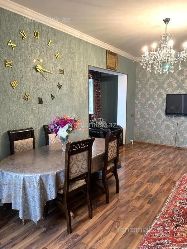 Satılır 2 otaqlı köhnə tikili 75 m²