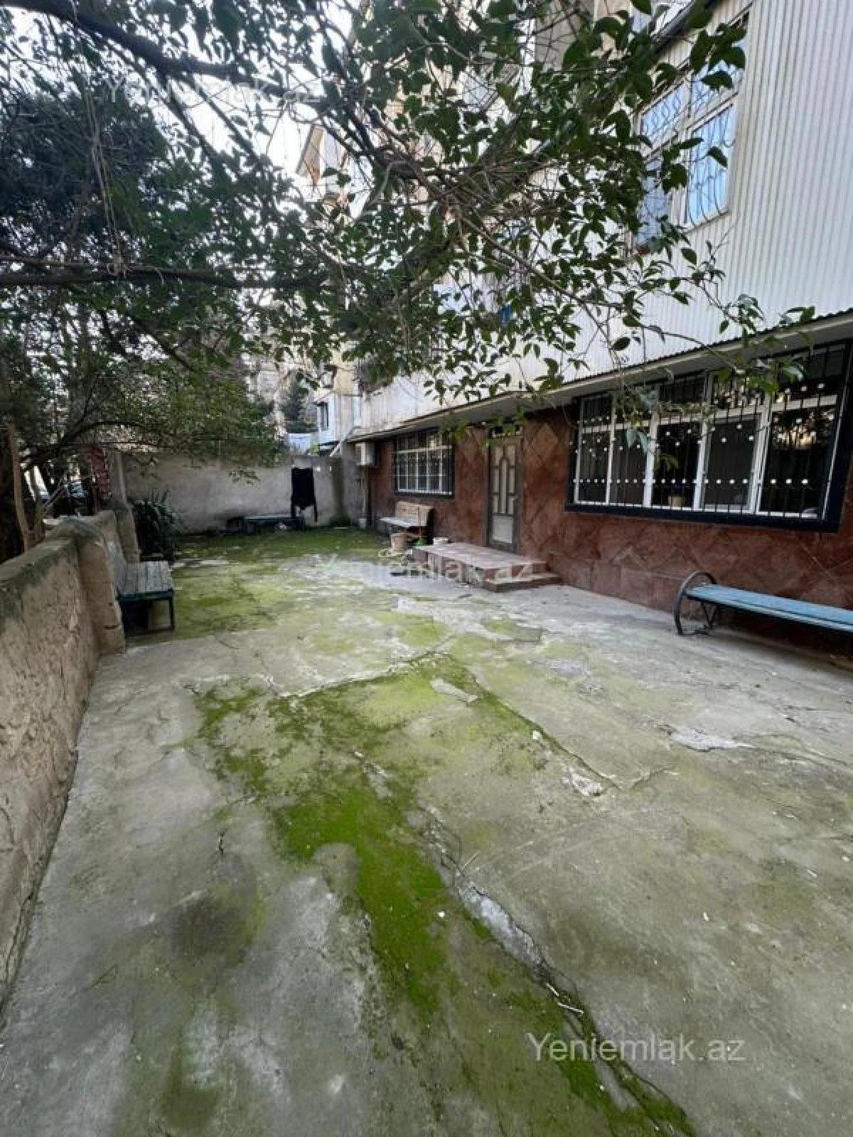 Satılır 6 otaqlı köhnə tikili 150 m²
