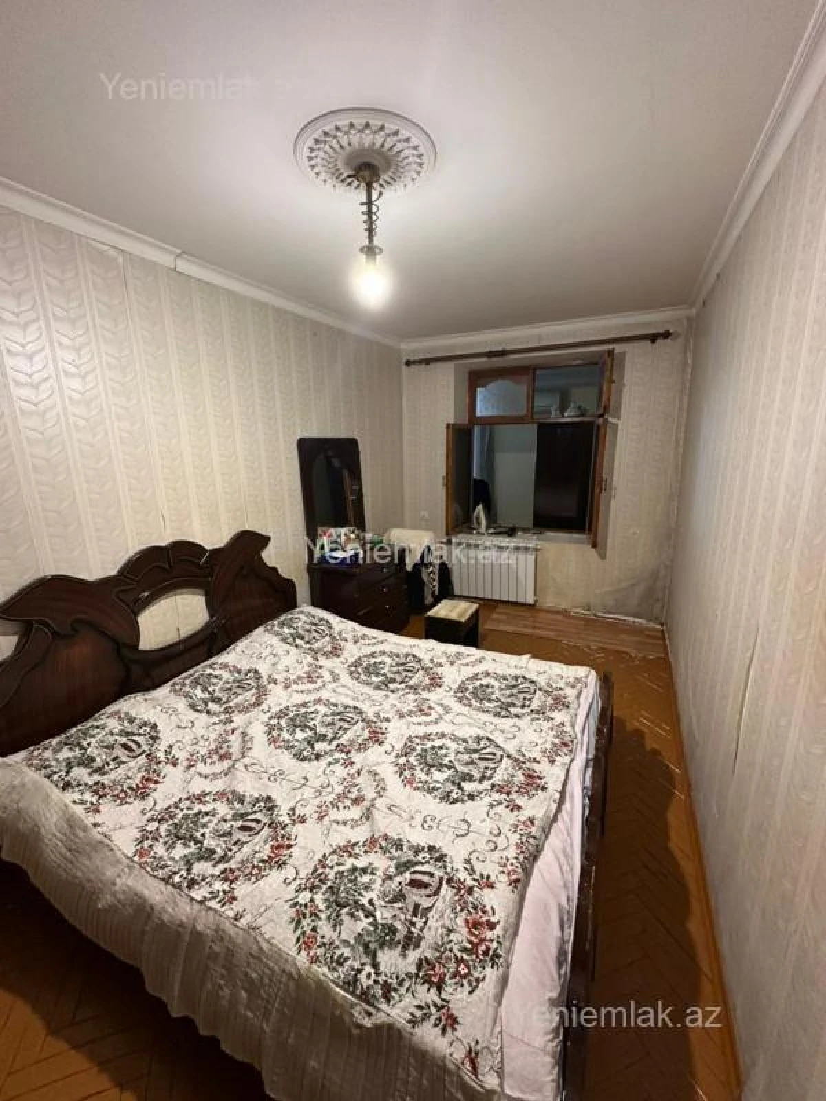Satılır 6 otaqlı köhnə tikili 150 m²