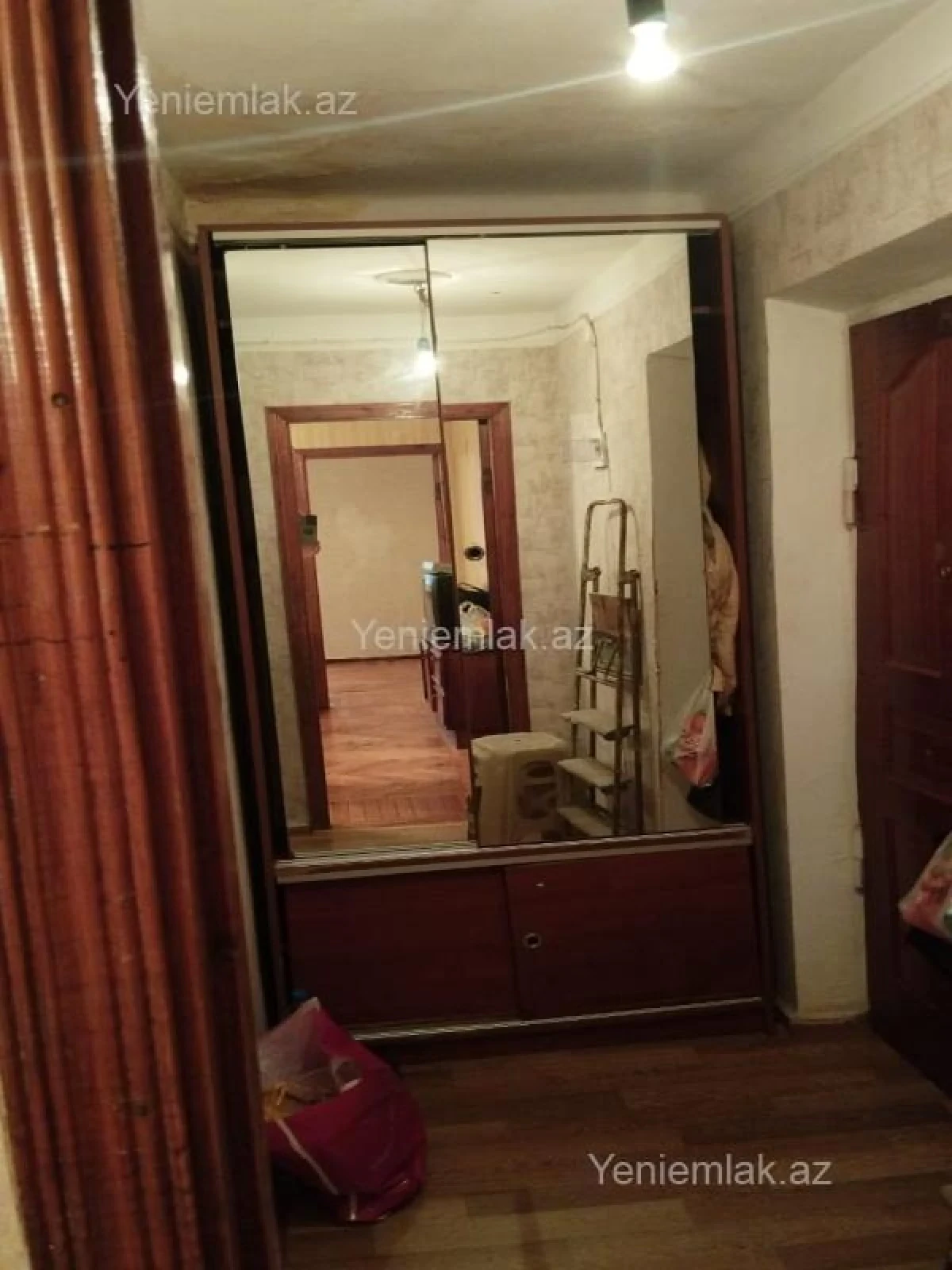 Satılır 2 otaqlı köhnə tikili 45 m²