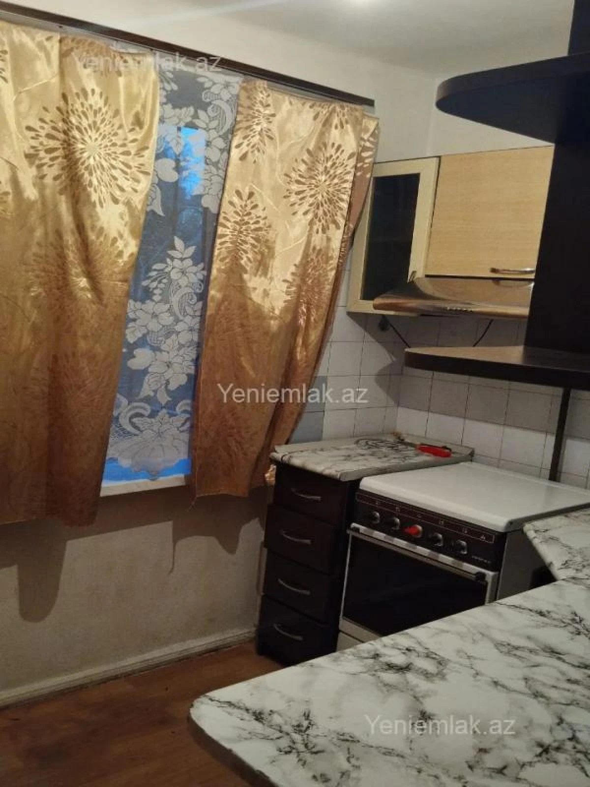 Satılır 2 otaqlı köhnə tikili 45 m²