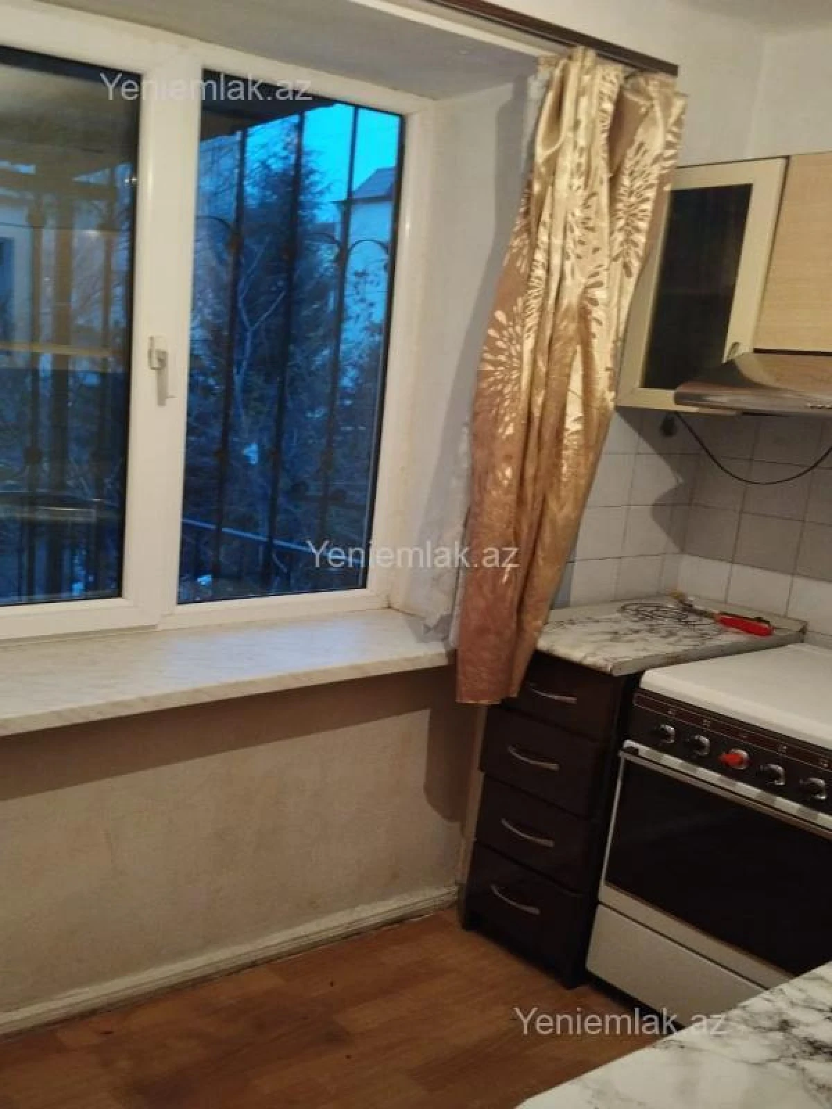 Satılır 2 otaqlı köhnə tikili 45 m²