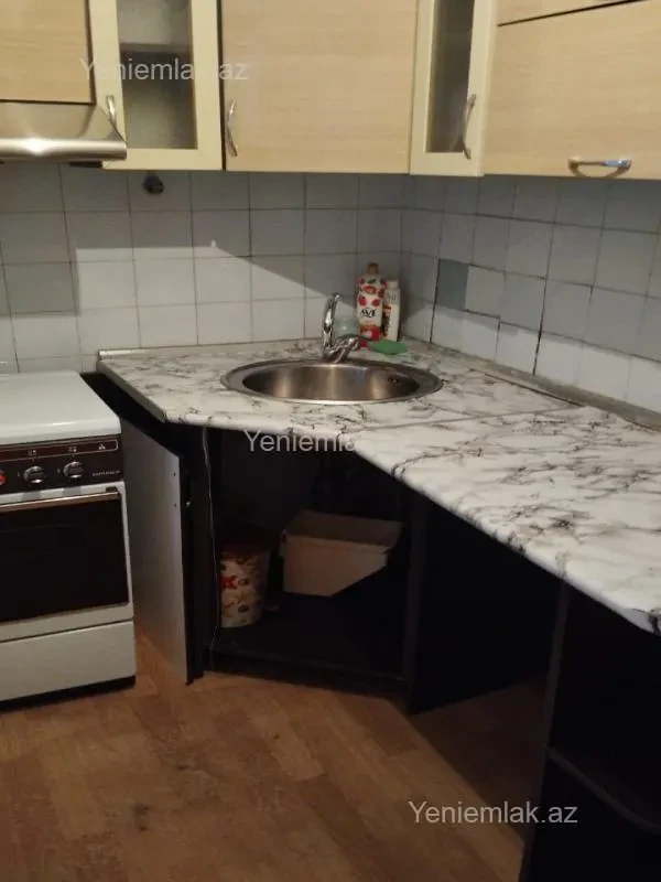 Satılır 2 otaqlı köhnə tikili 45 m²