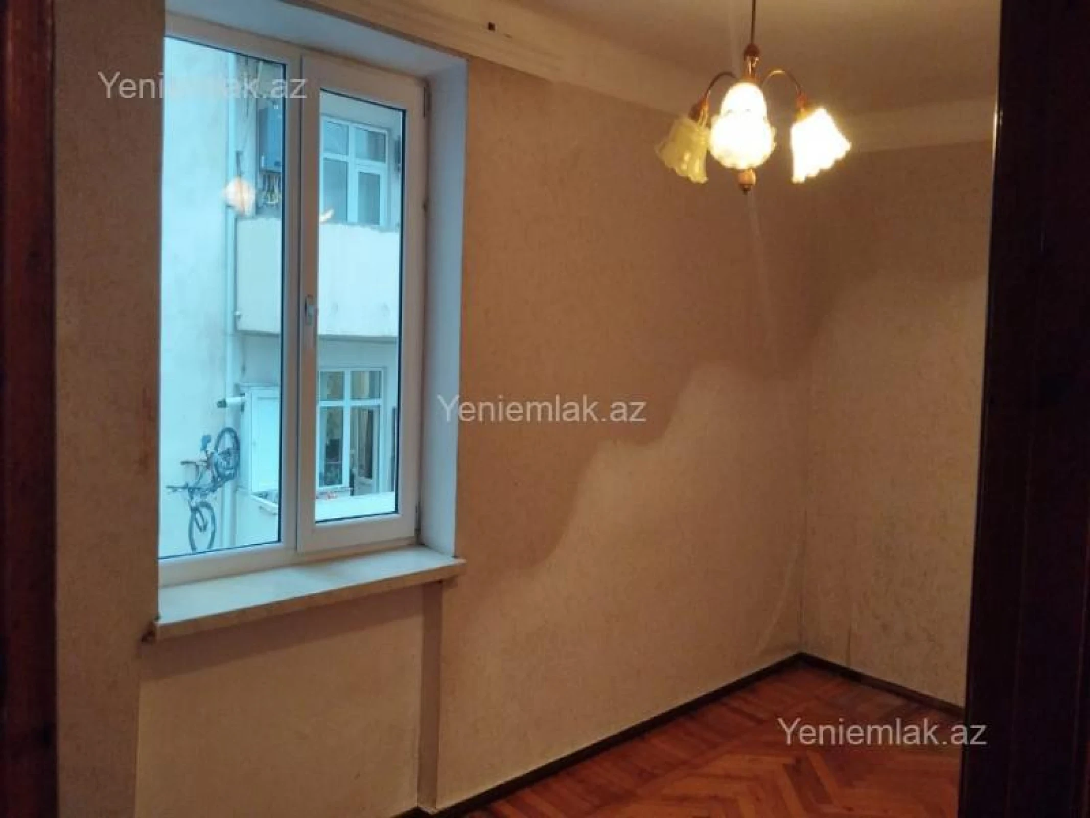 Satılır 2 otaqlı köhnə tikili 45 m²