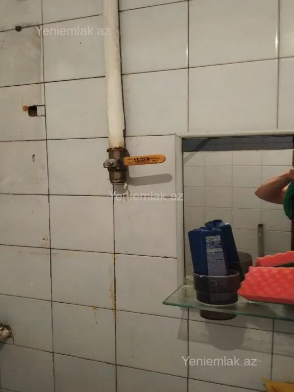 Satılır 2 otaqlı köhnə tikili 45 m²