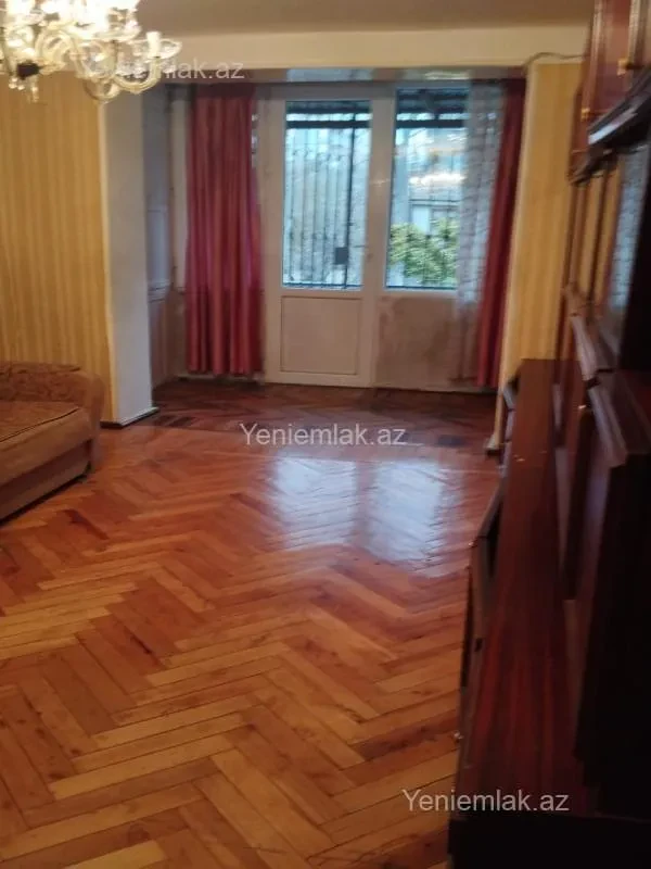 Satılır 2 otaqlı köhnə tikili 45 m²