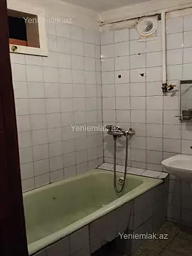 Satılır 2 otaqlı köhnə tikili 45 m²