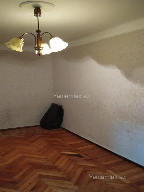 Satılır 2 otaqlı köhnə tikili 45 m²