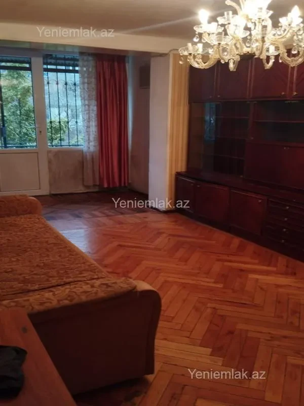 Satılır 2 otaqlı köhnə tikili 45 m²