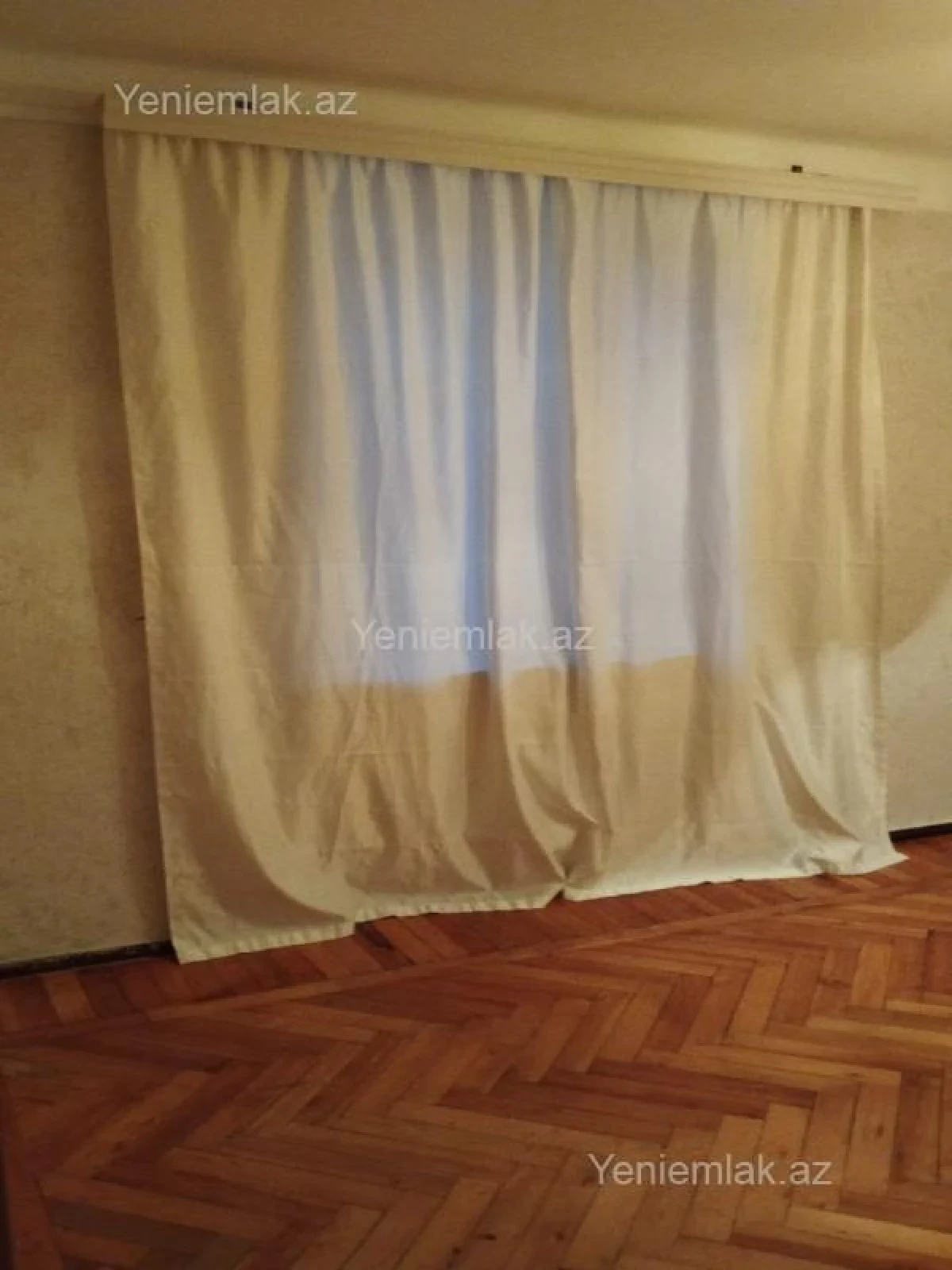 Satılır 2 otaqlı köhnə tikili 45 m²