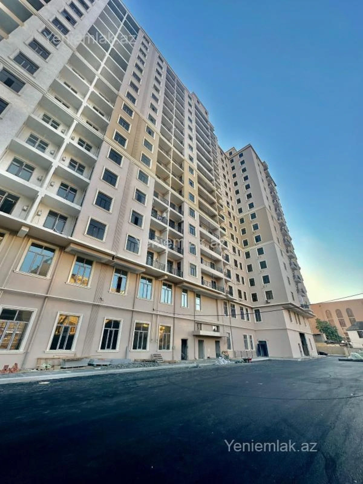 Satılır 3 otaqlı yeni tikili 137 m²