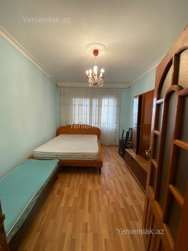 Satılır 2 otaqlı köhnə tikili 65 m²