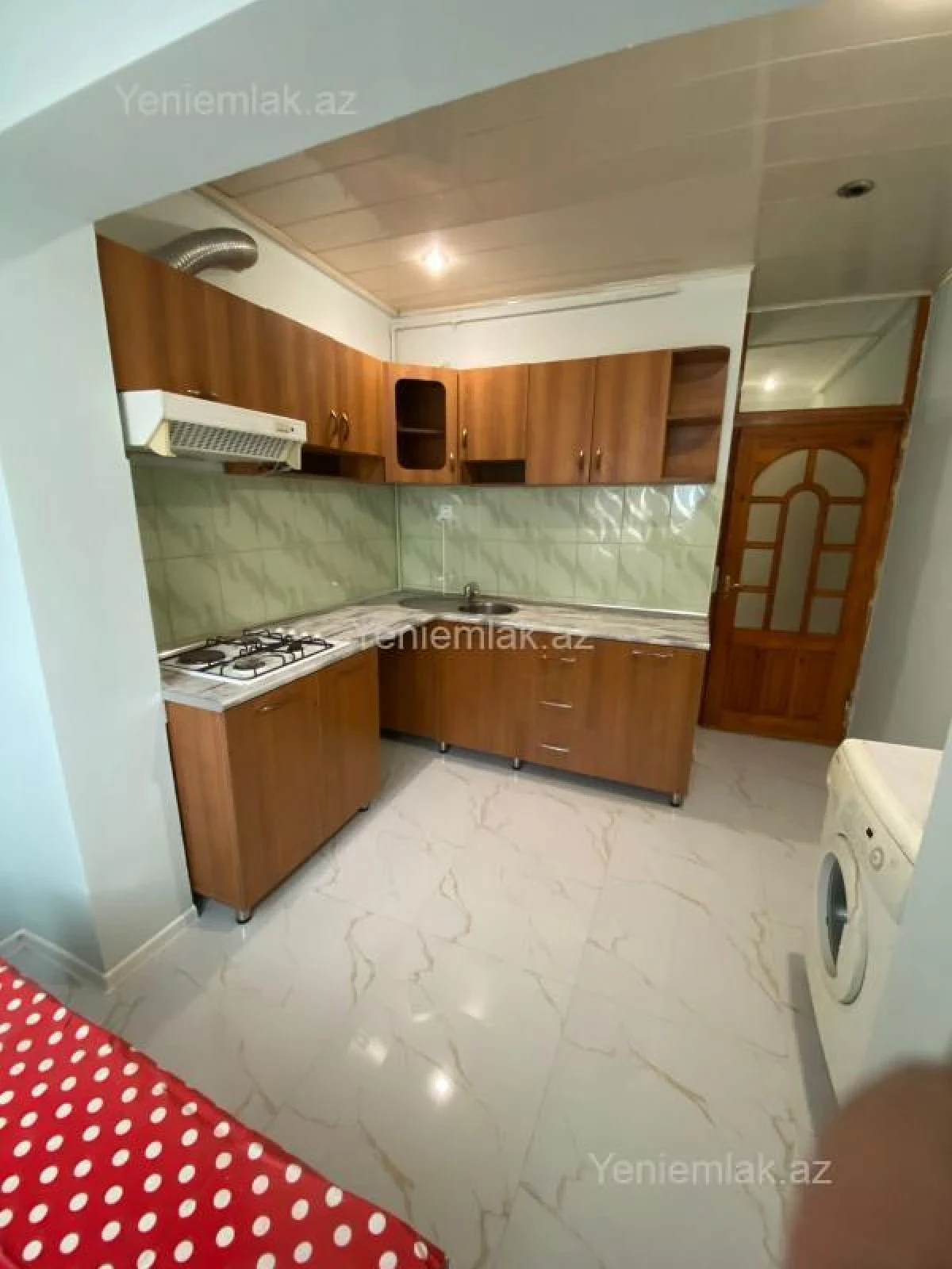 Satılır 2 otaqlı köhnə tikili 65 m²